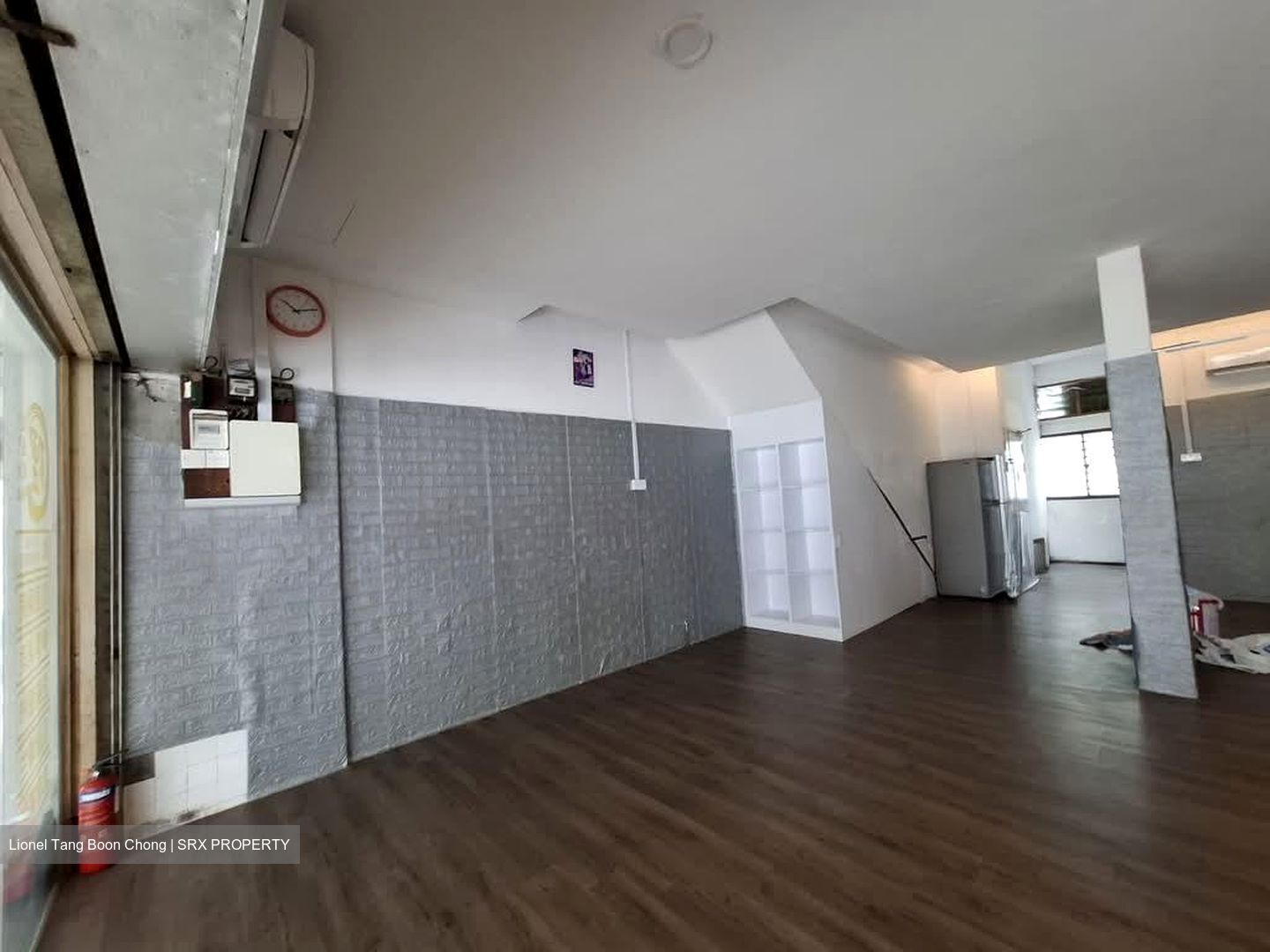 Hougang Avenue 1 (D19), Shop House #581731891